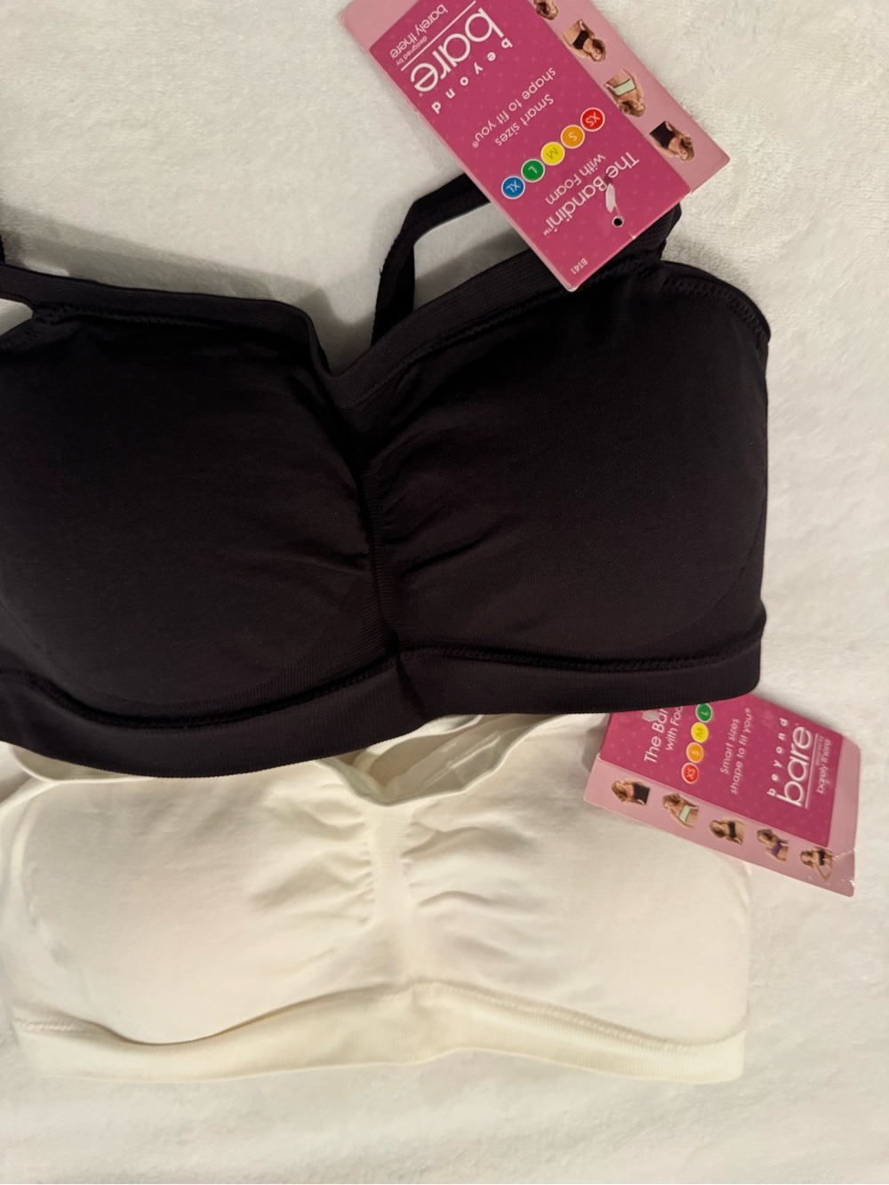 Hanes barely there - 2 bras Black and White Seamless Strapless Bandeau Duo